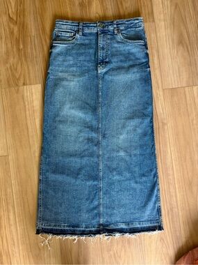 Zara Blue Denim Maxi Skirt with Contrast Stitching